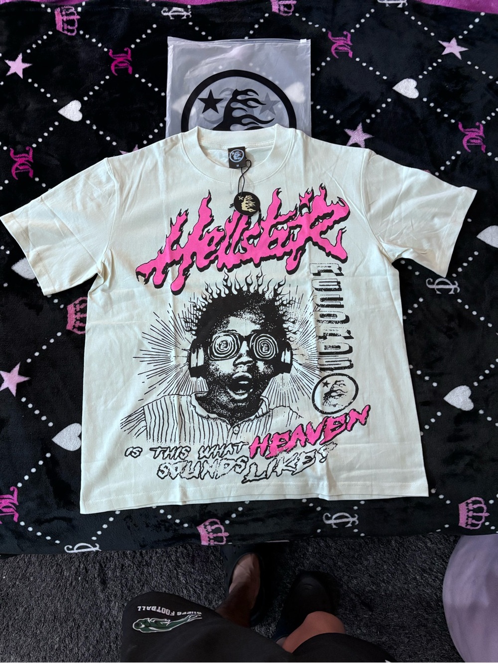 Graphic Short Sleeve Tee in Off-White with Pink Accents